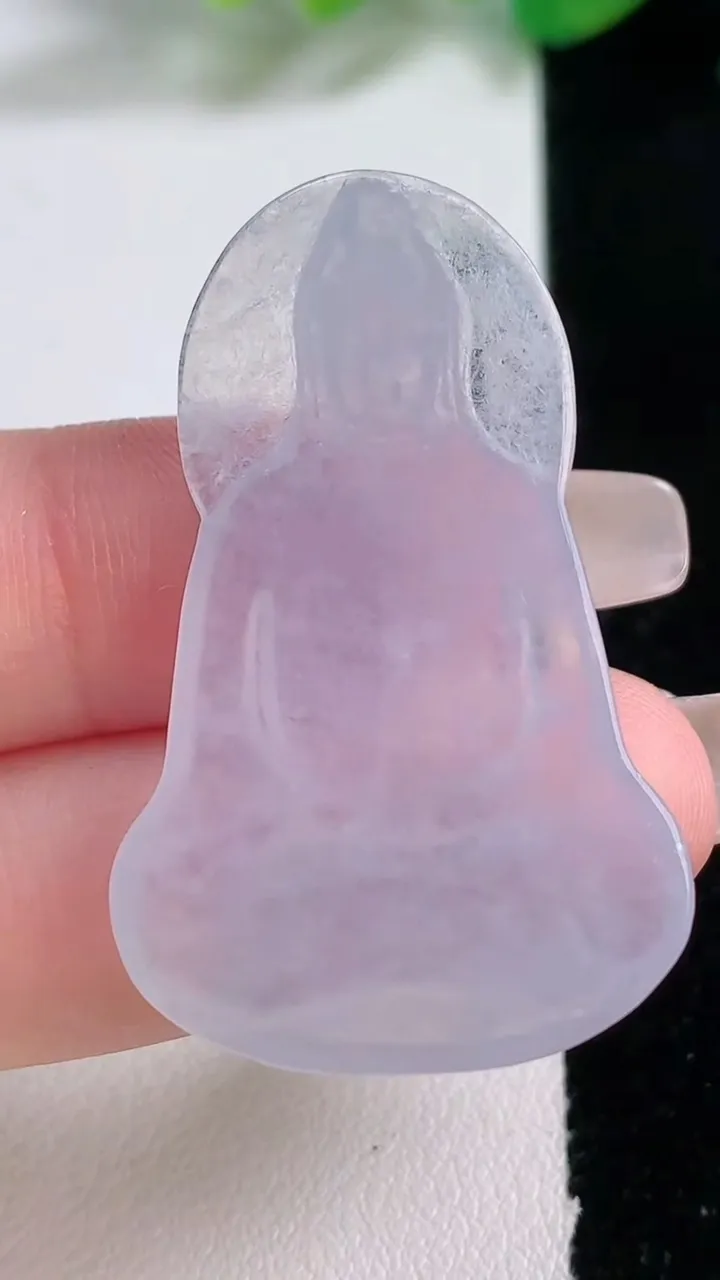 天然A货翡翠冰种紫罗兰观音菩萨镶嵌件，尺寸41.4-26.5-3.8，重量:7.27g
1月2日