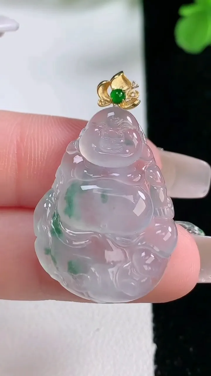 天然A货翡翠种飘花弥勒佛公吊坠，尺寸28.8-20.5-4.5，重量:6.02g
1月2日