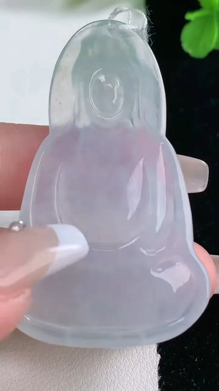 天然A货翡翠种白冰素衣观音菩萨吊坠，尺寸55.8-36-6，重量:19.88g
1月2日