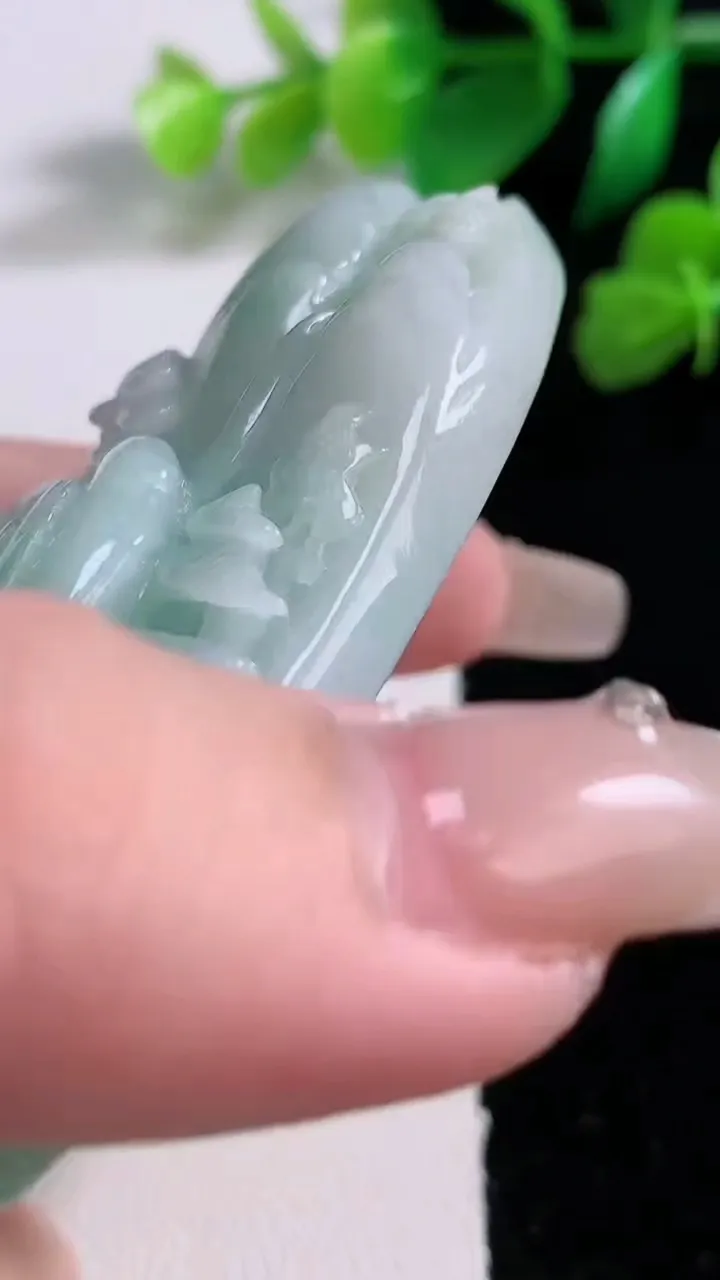 天然A货翡翠山水牌吊坠，尺寸68.5-48.8-16.1，重:98.05g
1月2日