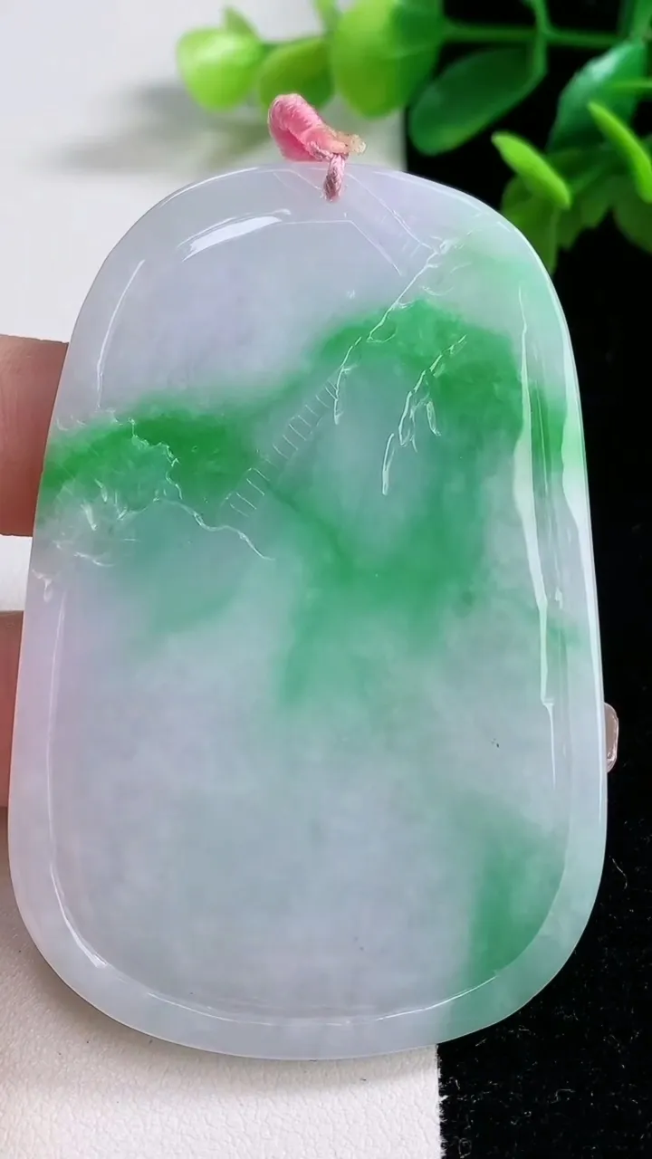 天然A货翡翠山水牌吊坠，尺寸68.3-45.7-5.8，重量:46.65g
1月2日