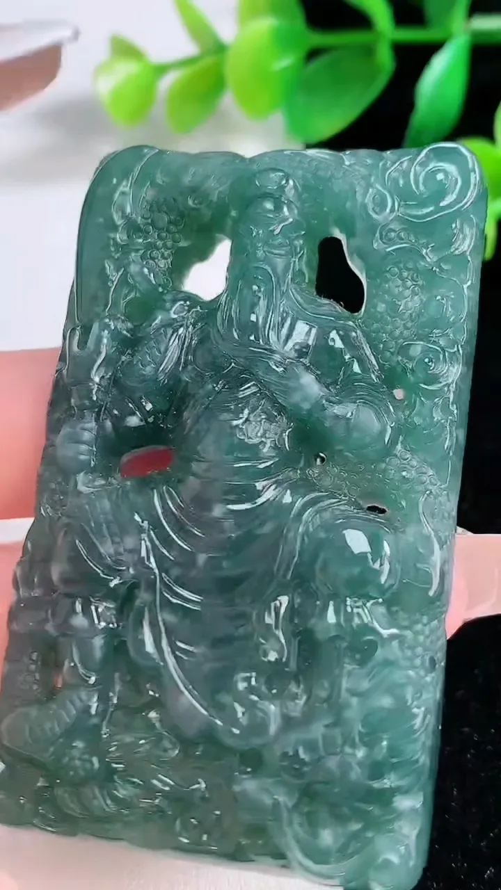 天然A货翡翠蓝水关公吊坠，尺寸66-39-9，重:52.47g
1月2日