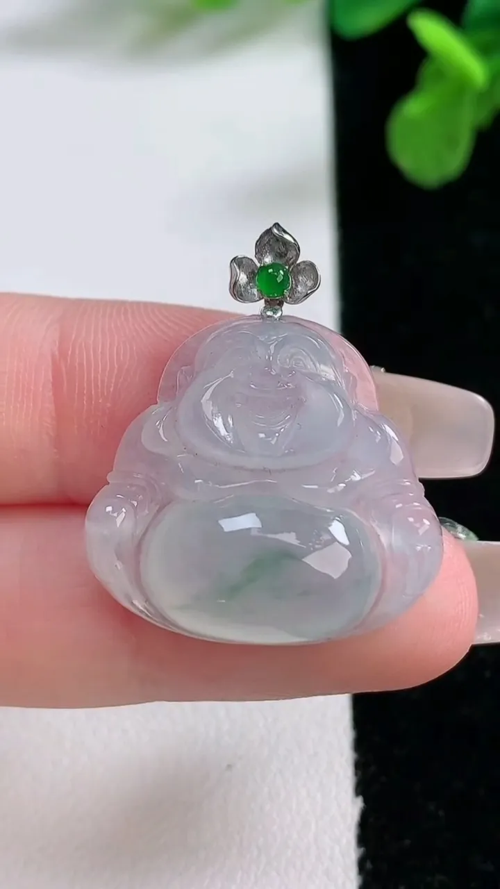 天然A货翡翠种飘花佛公吊坠，尺寸22.2-24.5-6.2，重量:4.99g
1月2日