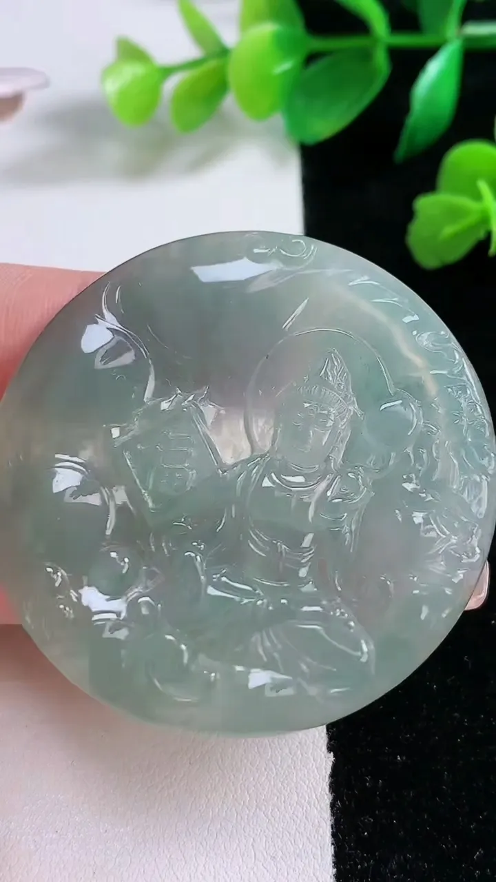 天然A货翡翠文殊菩萨吊坠，尺寸50-4.8，重:23.95g
1月2日