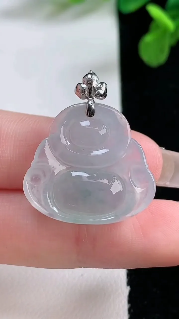 天然A货翡翠种飘花佛公吊坠，尺寸22.2-24.5-6.2，重量:4.99g
1月2日