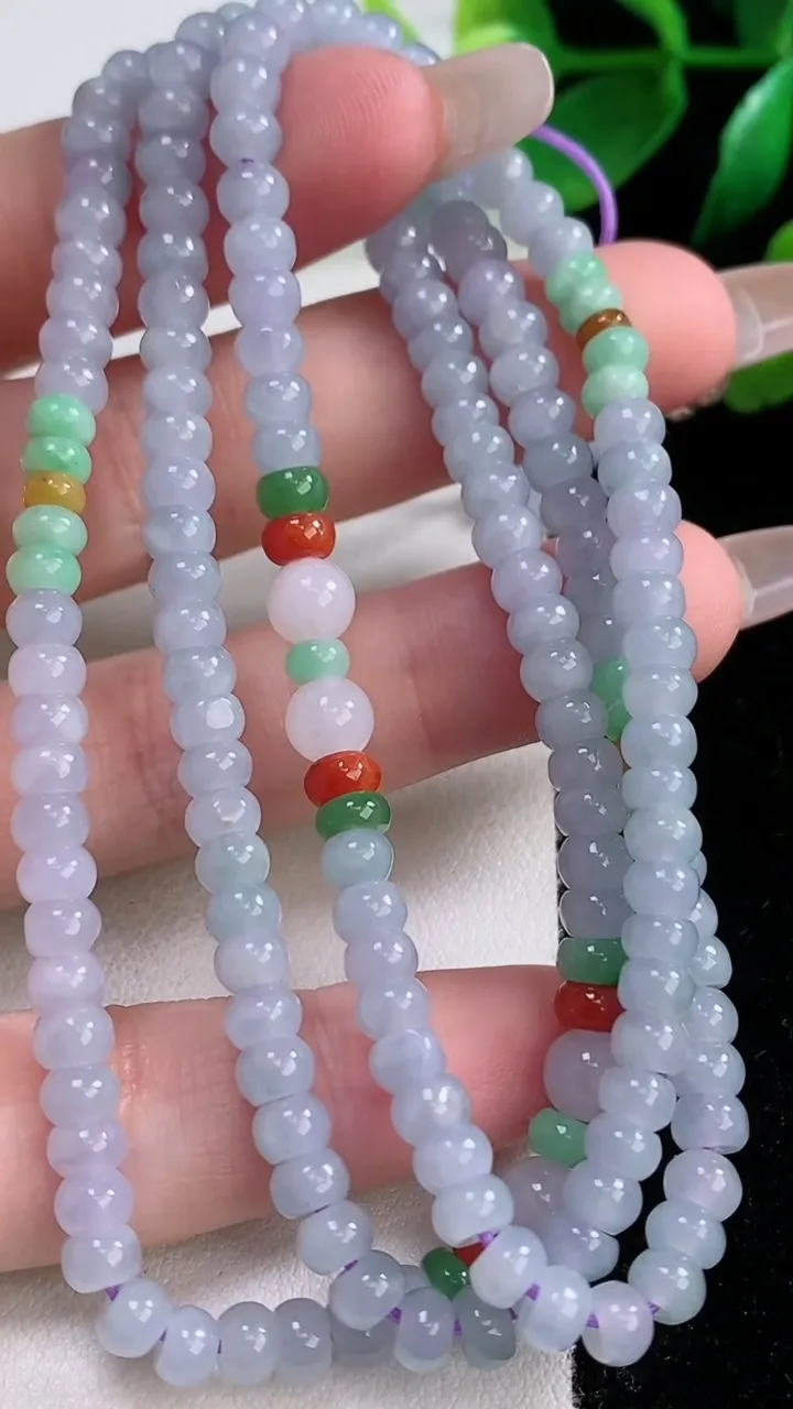 天然A货翡翠紫罗兰算盘珠项链196颗，尺寸5-2.6，重量:29.44g
1月2日