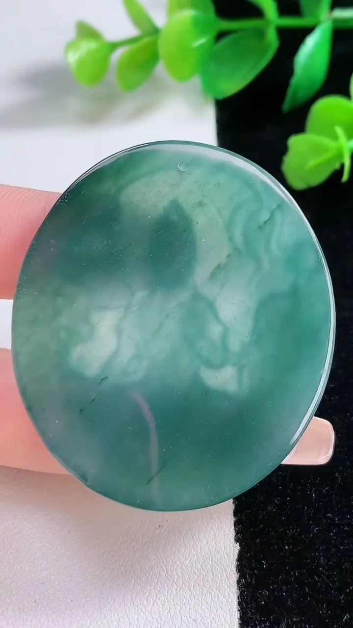 天然A货翡翠蓝水观音菩萨吊坠，尺寸50-43-5.5，重:21.94g
1月2日