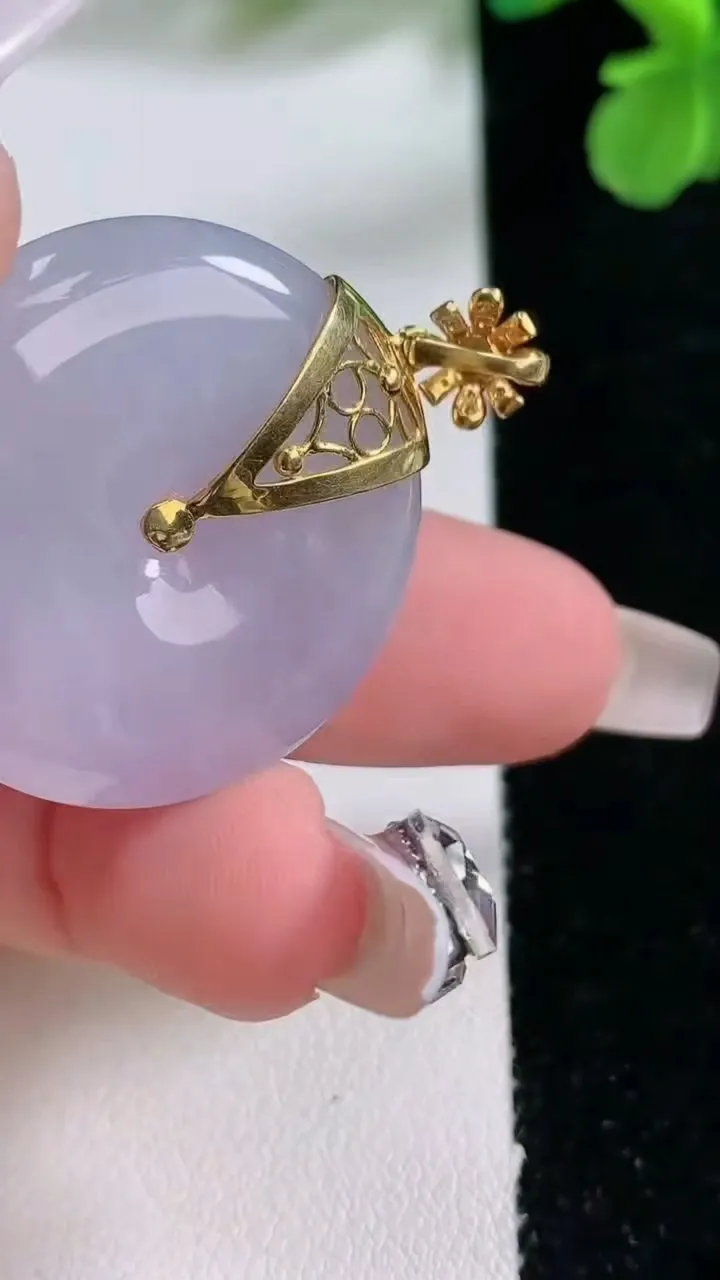 天然A货翡翠种紫罗兰平安扣吊坠，尺寸29.3-5.6，重量:11.79g
1月2日