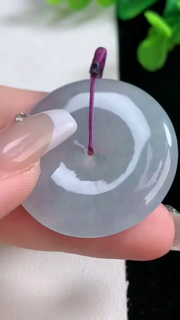 天然A货翡翠冰种紫罗兰平安扣吊坠，尺寸35.4-5.2，重量:14.02g
1月2日