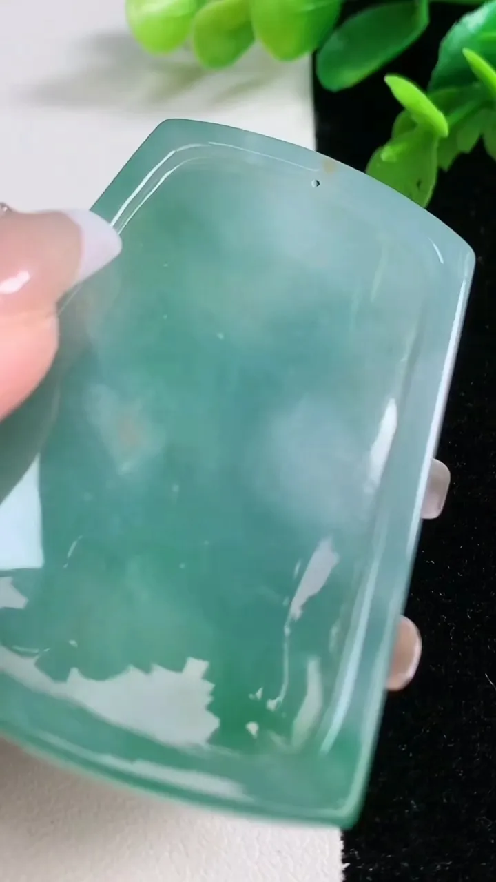 天然A货翡翠文殊菩萨吊坠，尺寸64.2-44.7-8.6，重量:49.20g
1月2日