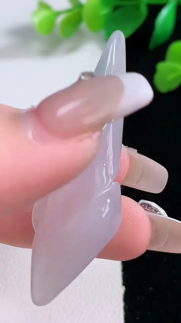 天然A货翡翠悟道吊坠，尺寸58.6-17.6-8，重:13.30g
1月2日