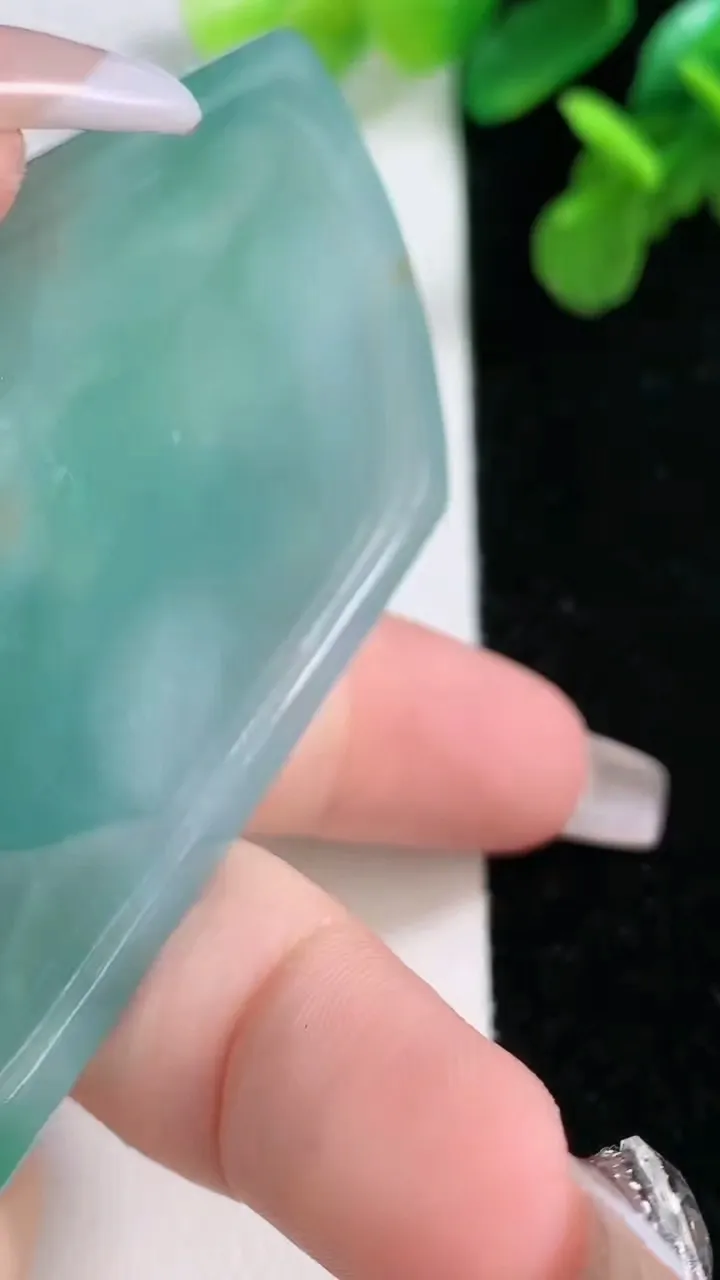 天然A货翡翠文殊菩萨吊坠，尺寸64.2-44.7-8.6，重量:49.20g
1月2日