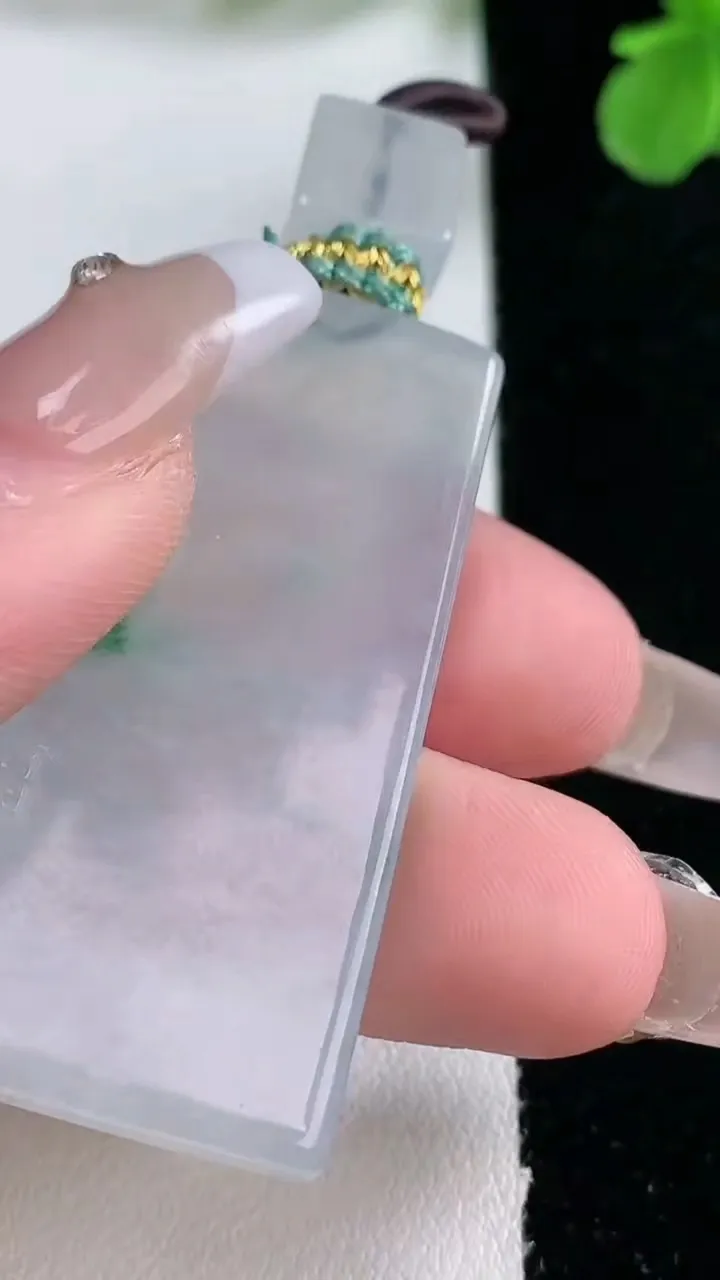 天然A货翡翠种飘花仿古无事牌吊坠，尺寸45.2-22.4-5.8，重量:20.14g
1月2日