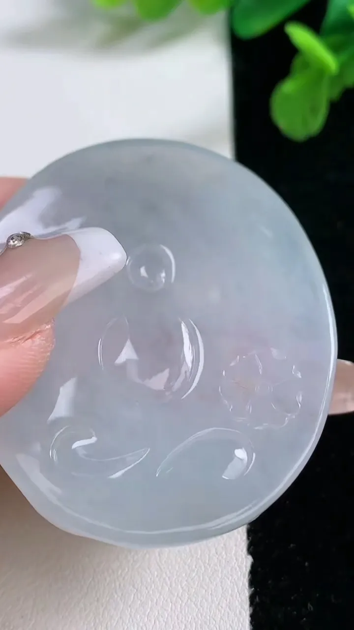 天然A货翡翠文殊菩萨吊坠，尺寸51.4-42.3-5.3，重量:26.16g
1月2日