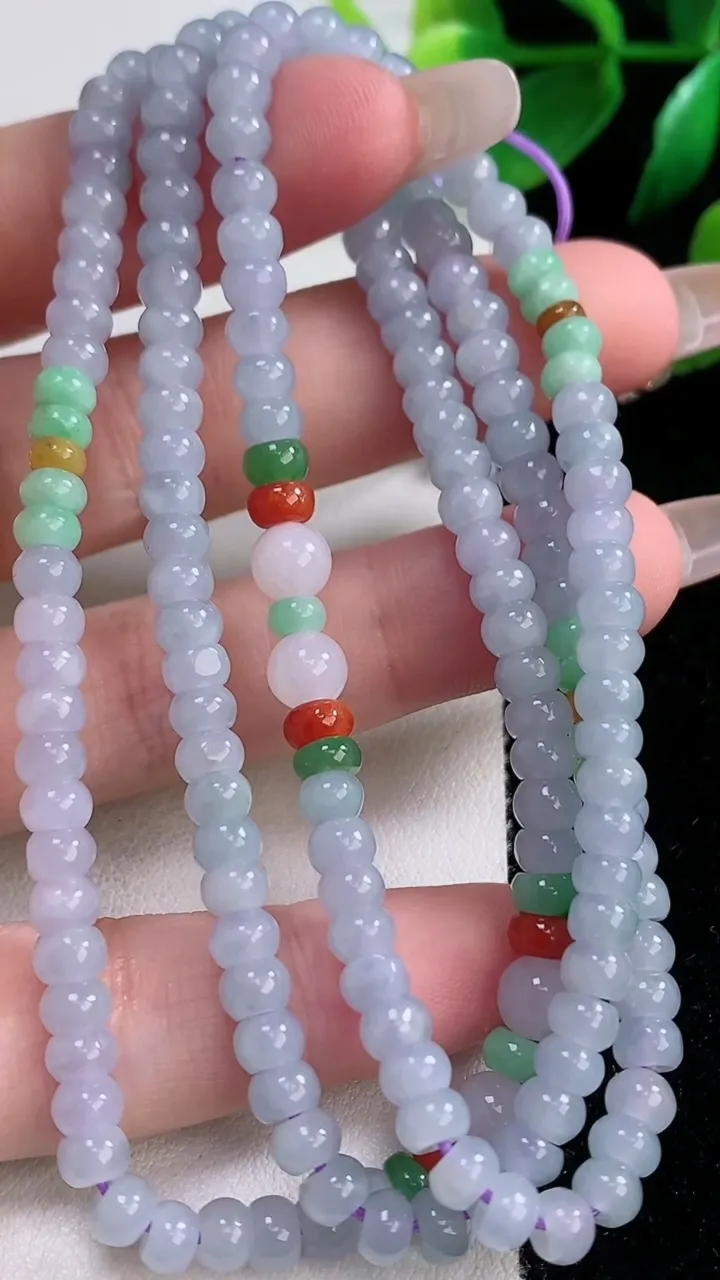 天然A货翡翠紫罗兰算盘珠项链196颗，尺寸5-2.6，重量:29.44g
1月2日