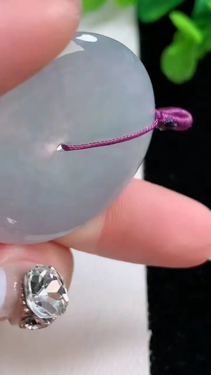 天然A货翡翠冰种紫罗兰平安扣吊坠，尺寸35.4-5.2，重量:14.02g
1月2日