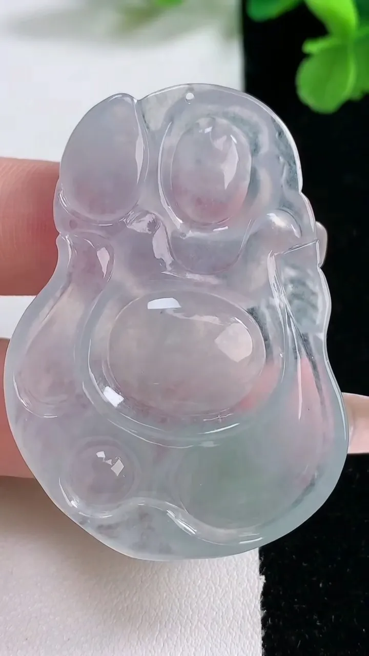 天然A货翡翠布袋佛公吊坠，尺寸51.2-37.4-5.8，重量:20.06g
1月2日