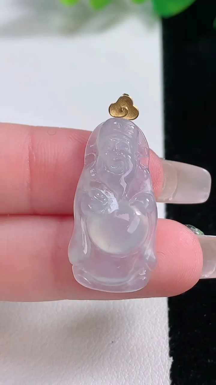 天然A货翡翠种白冰财神爷吊坠，尺寸27.8-14.5-4.7，重量:3.15g
1月2日