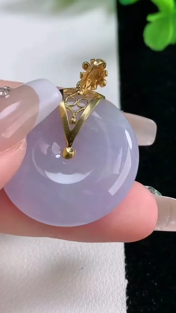 天然A货翡翠种紫罗兰平安扣吊坠，尺寸29.3-5.6，重量:11.79g
1月2日