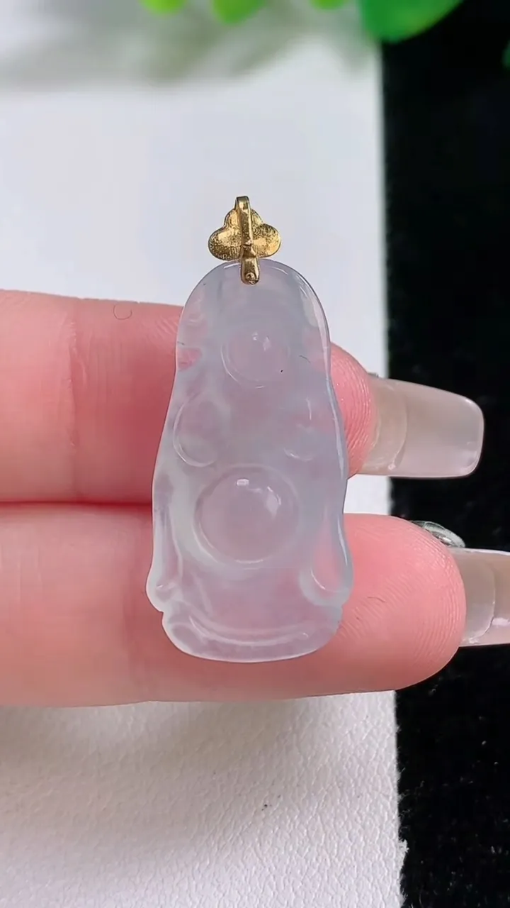 天然A货翡翠种白冰财神爷吊坠，尺寸27.8-14.5-4.7，重量:3.15g
1月2日