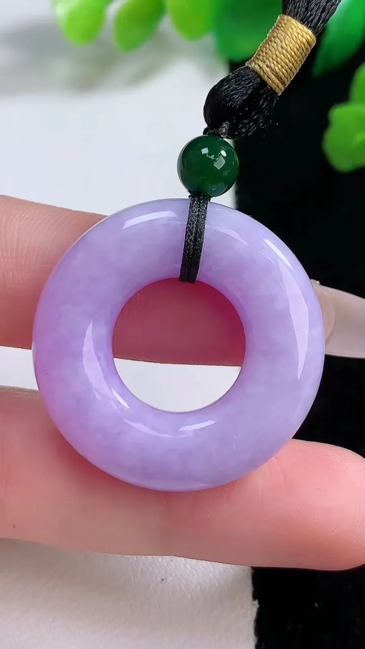 天然A货翡翠紫罗兰平安环吊坠，尺寸30.2-7.3，重:12.65g
1月2日