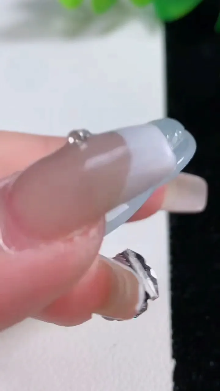 天然A货翡翠财神爷吊坠，尺寸39.7-24.4-6，重量:10.21g
1月2日