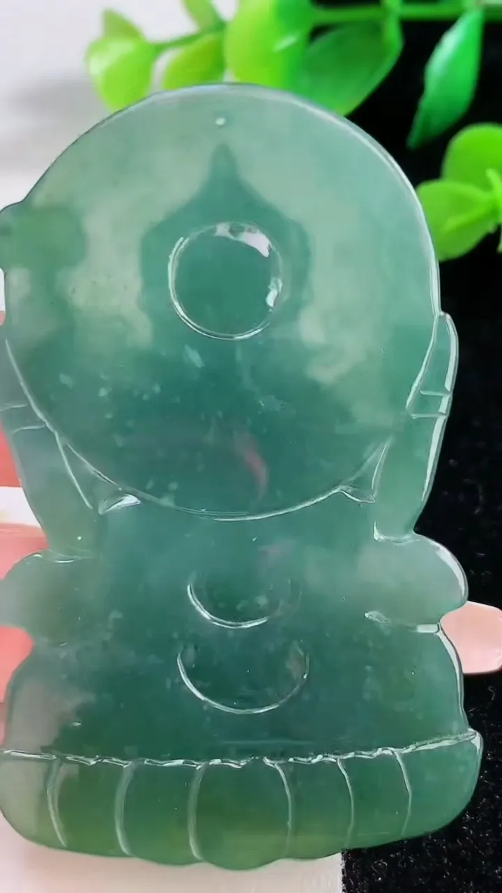 天然A货翡翠蓝水度母观音菩萨吊坠，尺寸69.8-41.7-6.6，重:32.67g
1月2日