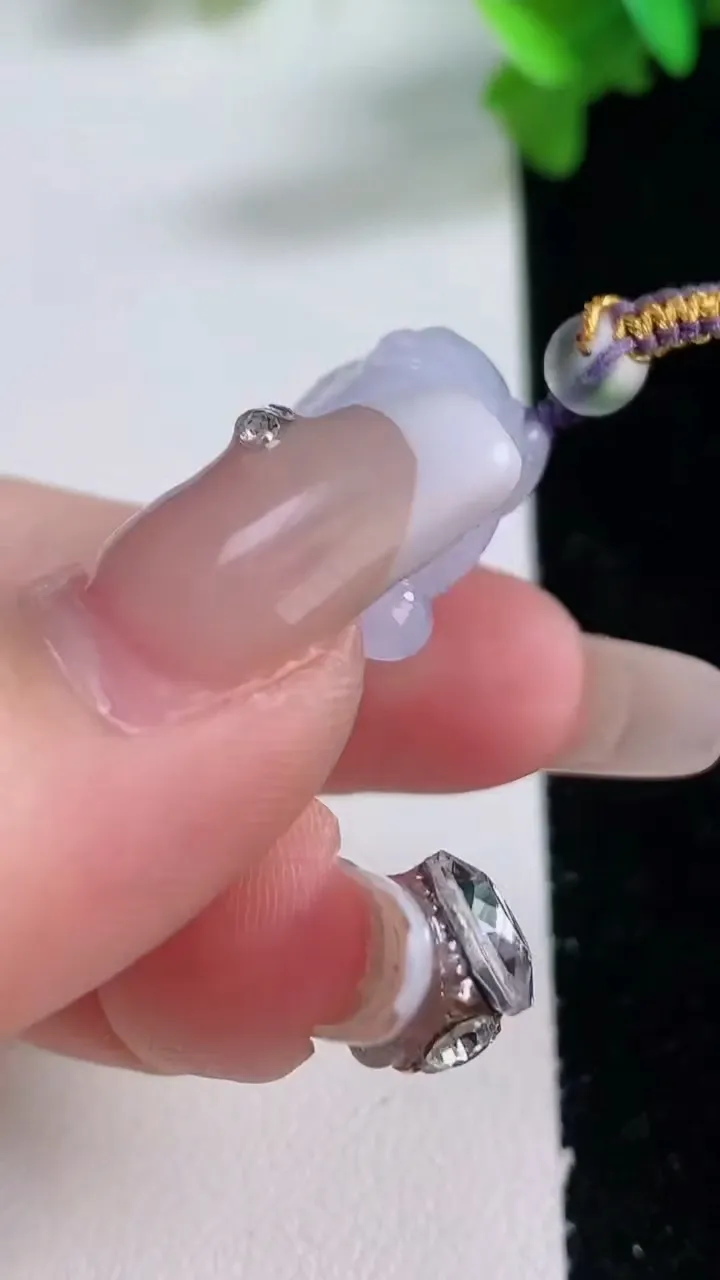 天然A货翡翠紫罗兰寿桃吊坠，尺寸43.5-22.6-11.6，重量:20.98g
1月3日