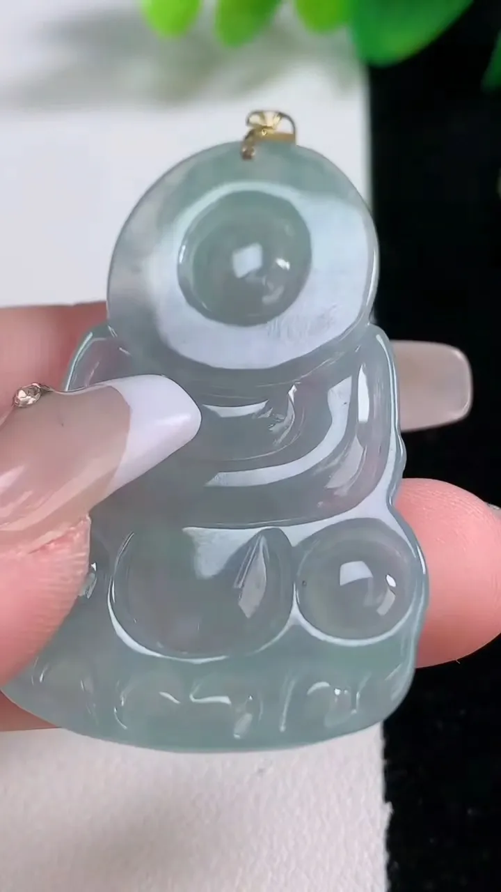 天然A货翡翠观音菩萨吊坠，尺寸49.4-30-4.3，重量:11.03g
1月3日