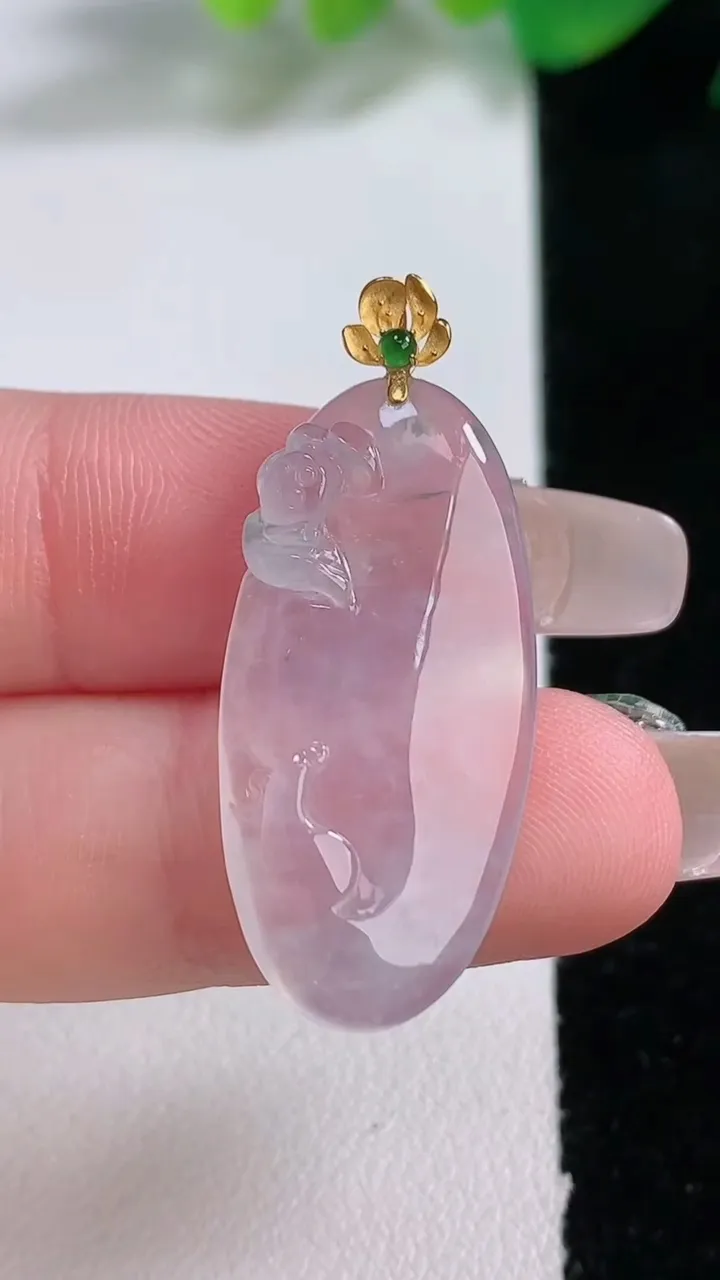 天然A货翡翠种飘花悟道吊坠，尺寸29.6-14.6-4.6，重量:3.84g
1月3日