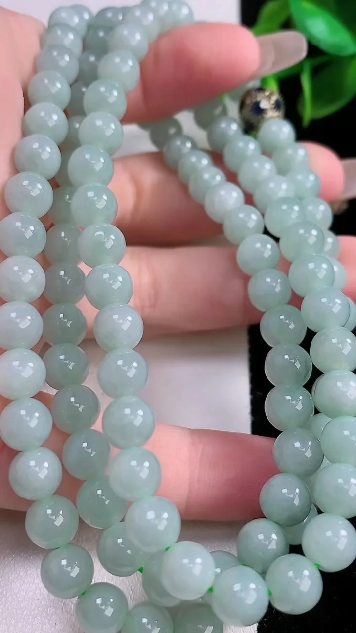 天然A货翡翠圆珠项链，尺寸7-108颗，重:59.56g1月3日
工厂直销收藏佳品,种好水足，色泽均匀，有种有色，上手高大气！