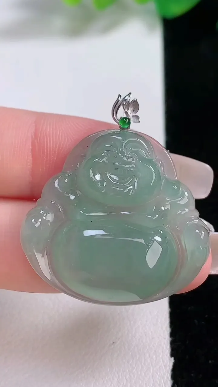 天然A货翡翠佛公吊坠，尺寸29-30.7-6，重量:7.95g
1月3日
