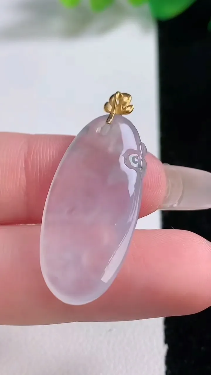 天然A货翡翠种飘花悟道吊坠，尺寸29.6-14.6-4.6，重量:3.84g
1月3日