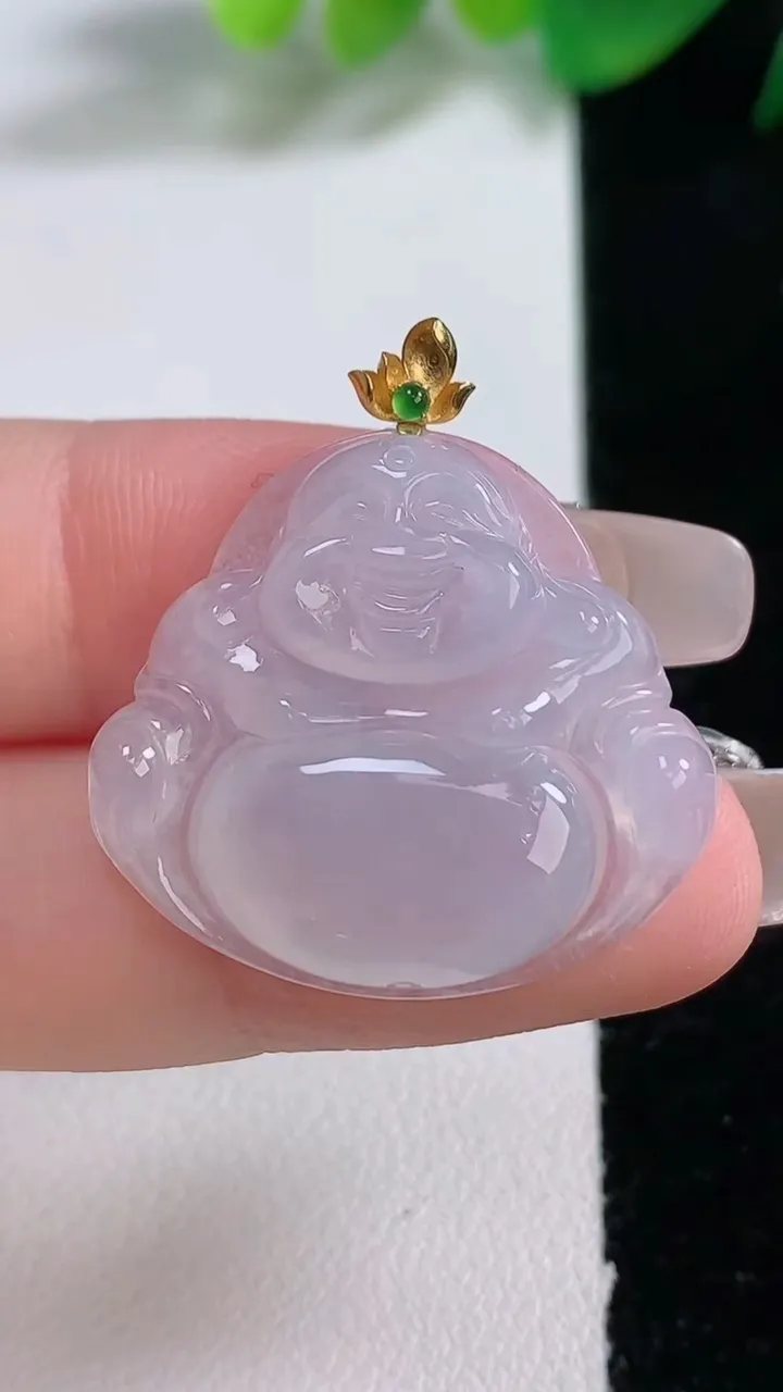 天然A货翡翠种白冰佛公吊坠，尺寸25.2-27.7-5.2，重量:5.52g
1月3日