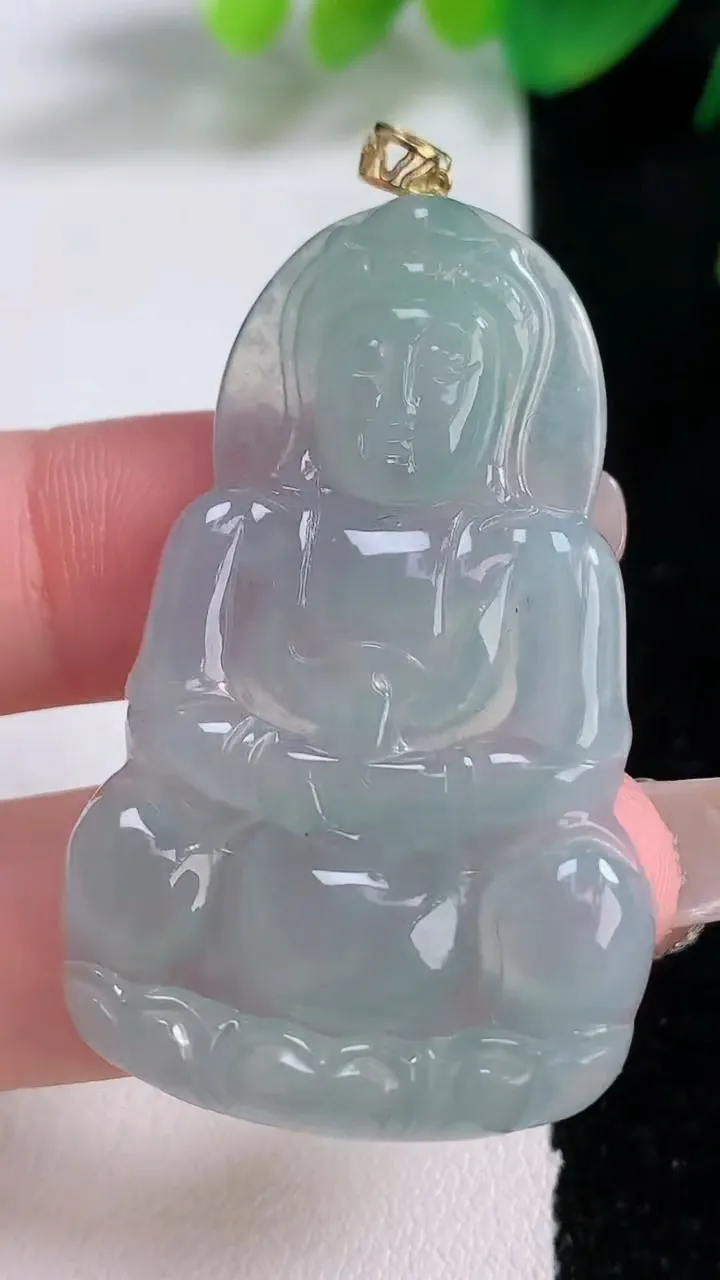 天然A货翡翠观音菩萨吊坠，尺寸49.4-30-4.3，重量:11.03g
1月3日