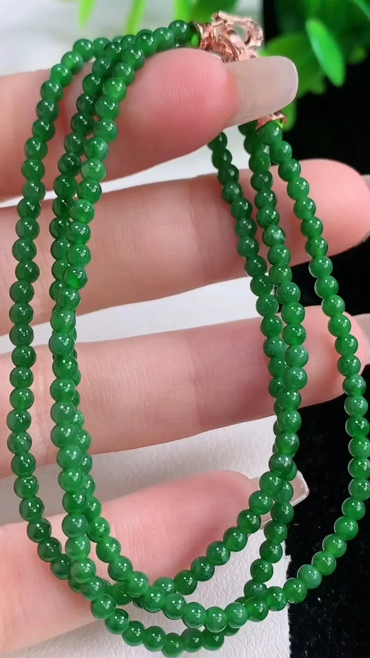 天然A货翡翠小米珠项链，尺寸2.9-194颗，重量:8.78g1月3日
工厂直销收藏佳品,种好水足，