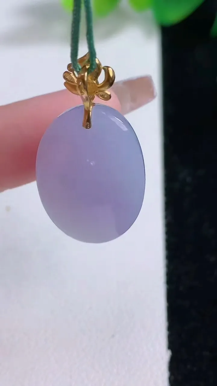 天然A货翡翠种紫罗兰蛋面吊坠，尺寸23-16-10.7，重量:7.13g
1月3日