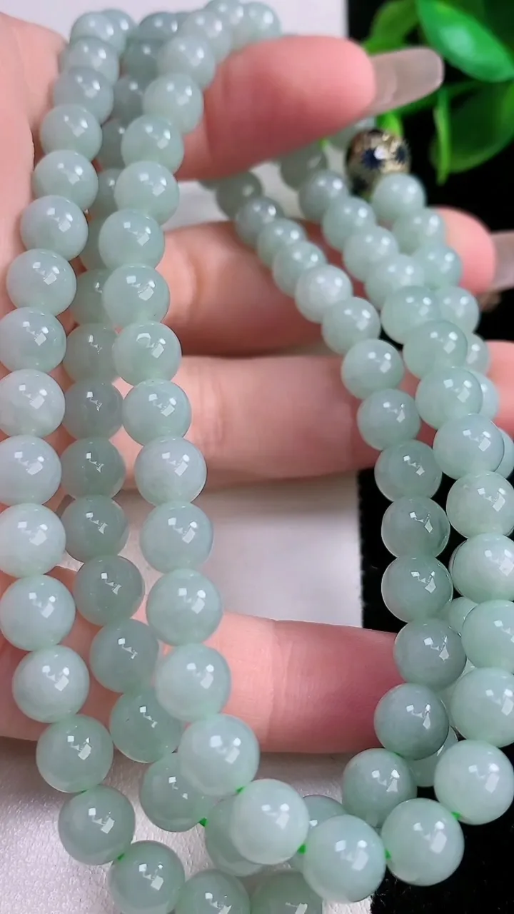 天然A货翡翠圆珠项链，尺寸7-108颗，重:59.56g1月3日
工厂直销收藏佳品,种好水足，色泽均匀，有种有色，上手高大气！