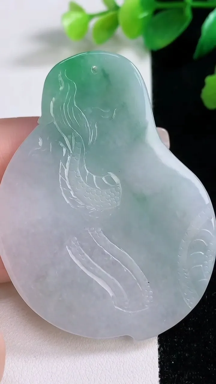 天然A货翡翠祥龙财神爷吊坠，尺寸61.4-48.5-7，重量:39.33g
1月3日