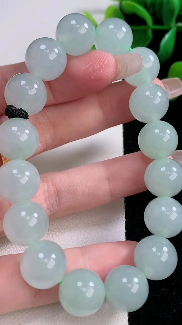 天然A货翡翠圆珠手串16颗，尺寸12.3，重量:53.56g1月3日
工厂直销收藏佳品,种好水足，色