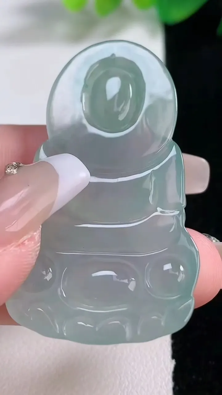 天然A货翡翠冰种飘花观音菩萨吊坠，尺寸49-29-5.3，重量:13.32g
1月3日