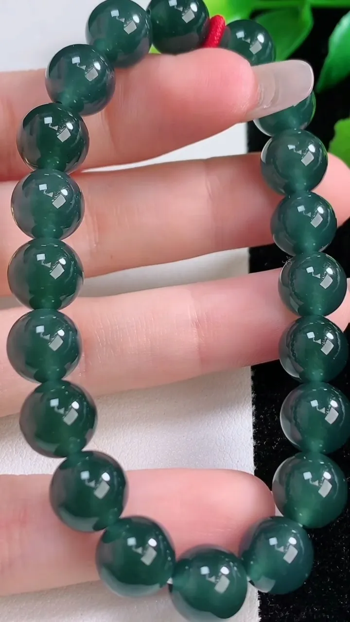 天然A货翡翠圆珠手串20颗，尺寸10，重量:32.12g1月3日
工厂直销收藏佳品,种好水足，色泽均