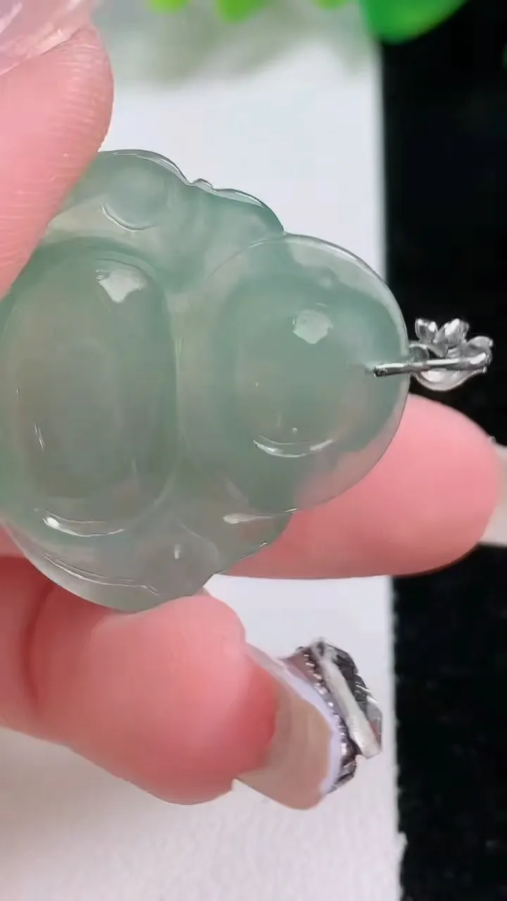 天然A货翡翠佛公吊坠，尺寸29-30.7-6，重量:7.95g
1月3日