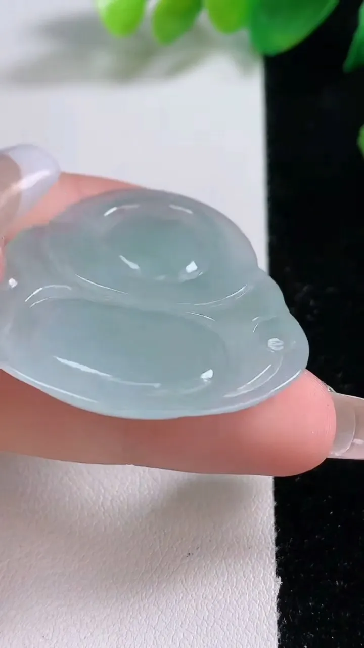 天然A货翡翠佛公吊坠，尺寸37.2-40-5，重量:11.61g
1月3日