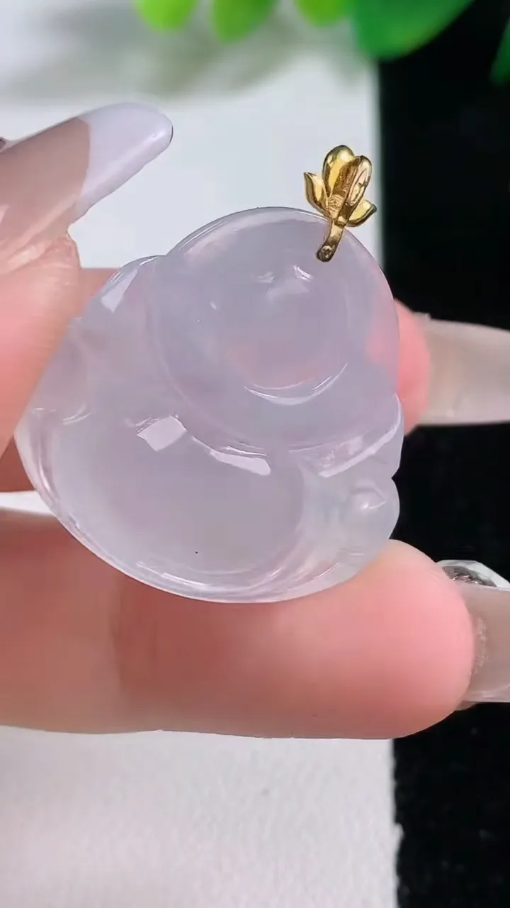 天然A货翡翠种白冰佛公吊坠，尺寸25.2-27.7-5.2，重量:5.52g
1月3日