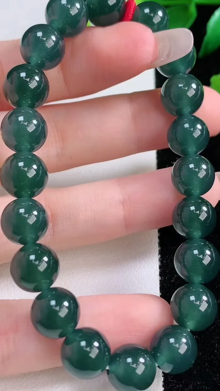 天然A货翡翠圆珠手串20颗，尺寸10，重量:32.12g1月3日
工厂直销收藏佳品,种好水足，色泽均