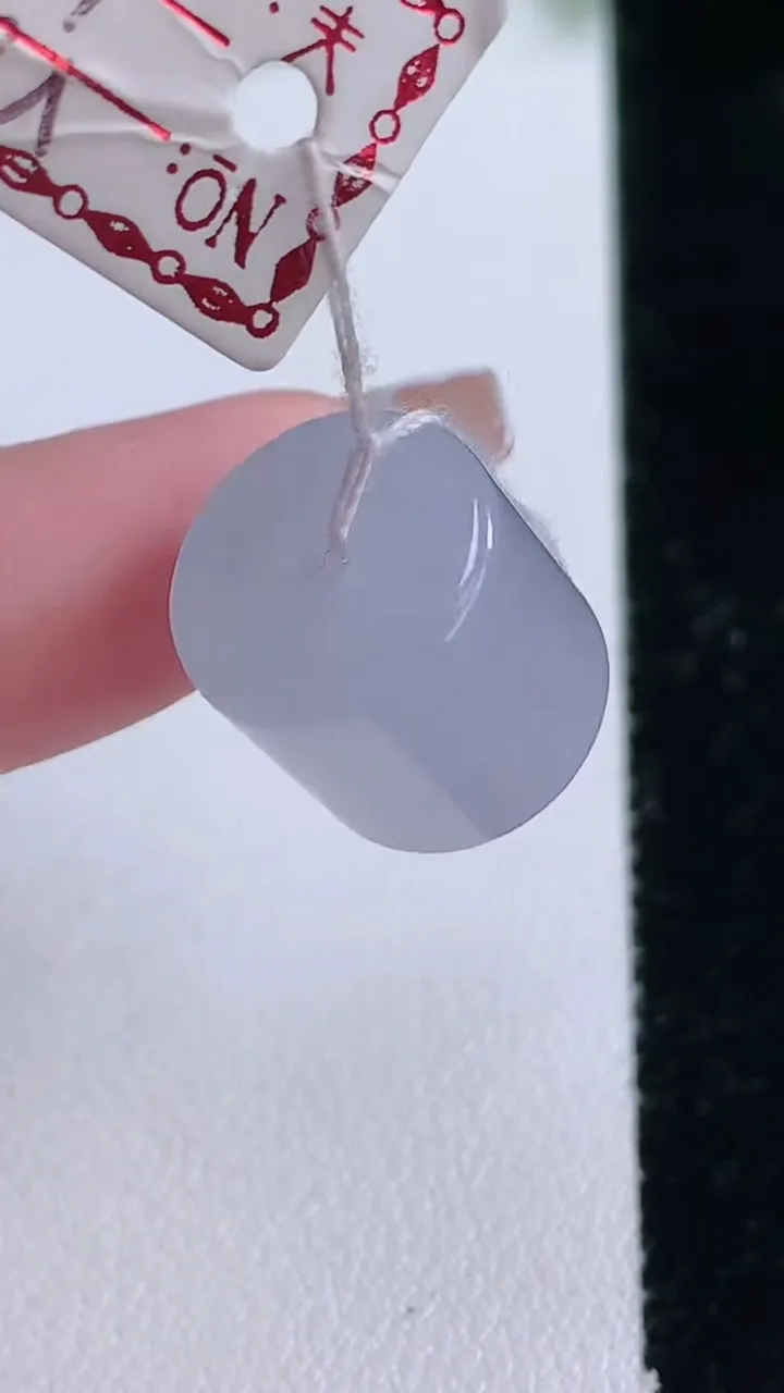 天然A货翡翠冰种紫罗兰路路通吊坠，尺寸13.4-13，重量:6.21g
1月3日