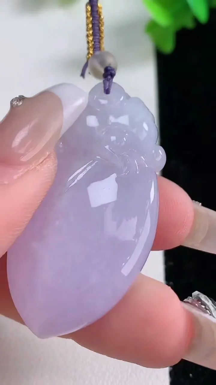 天然A货翡翠紫罗兰寿桃吊坠，尺寸43.5-22.6-11.6，重量:20.98g
1月3日