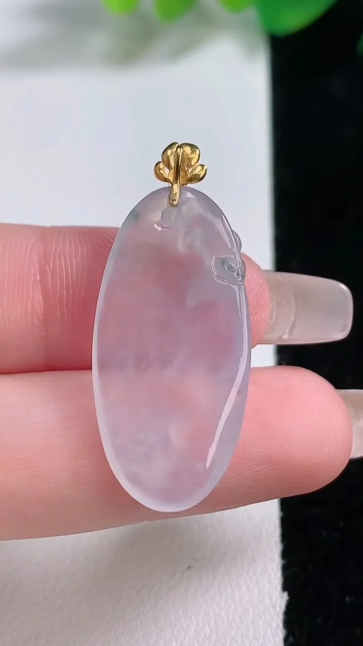 天然A货翡翠种飘花悟道吊坠，尺寸29.6-14.6-4.6，重量:3.84g
1月3日