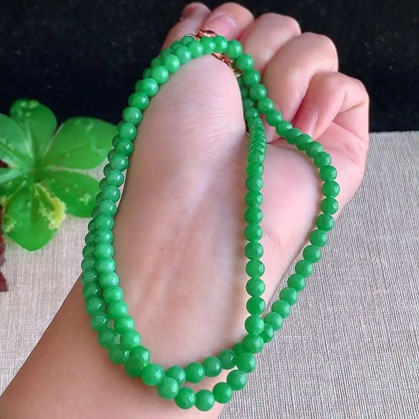 a货翡翠冰种满绿圆珠项链毛衣链111颗  尺寸4.7mm 重量27.44g 0102